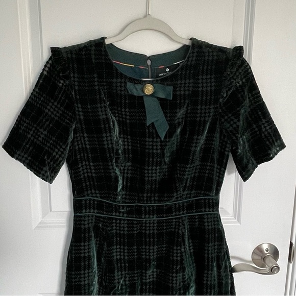 Emily Lovelock Green Plaid Velvet A-line Dress - 29596 - Picture 3 of 15